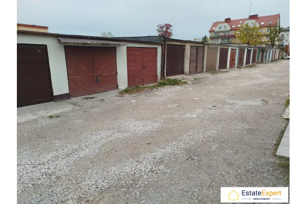 świętokrzyskie, Kielce, Uroczysko, Turystyczna, Garaż murowany z prądem na oś Uroczysko 19m2 w Kielcach